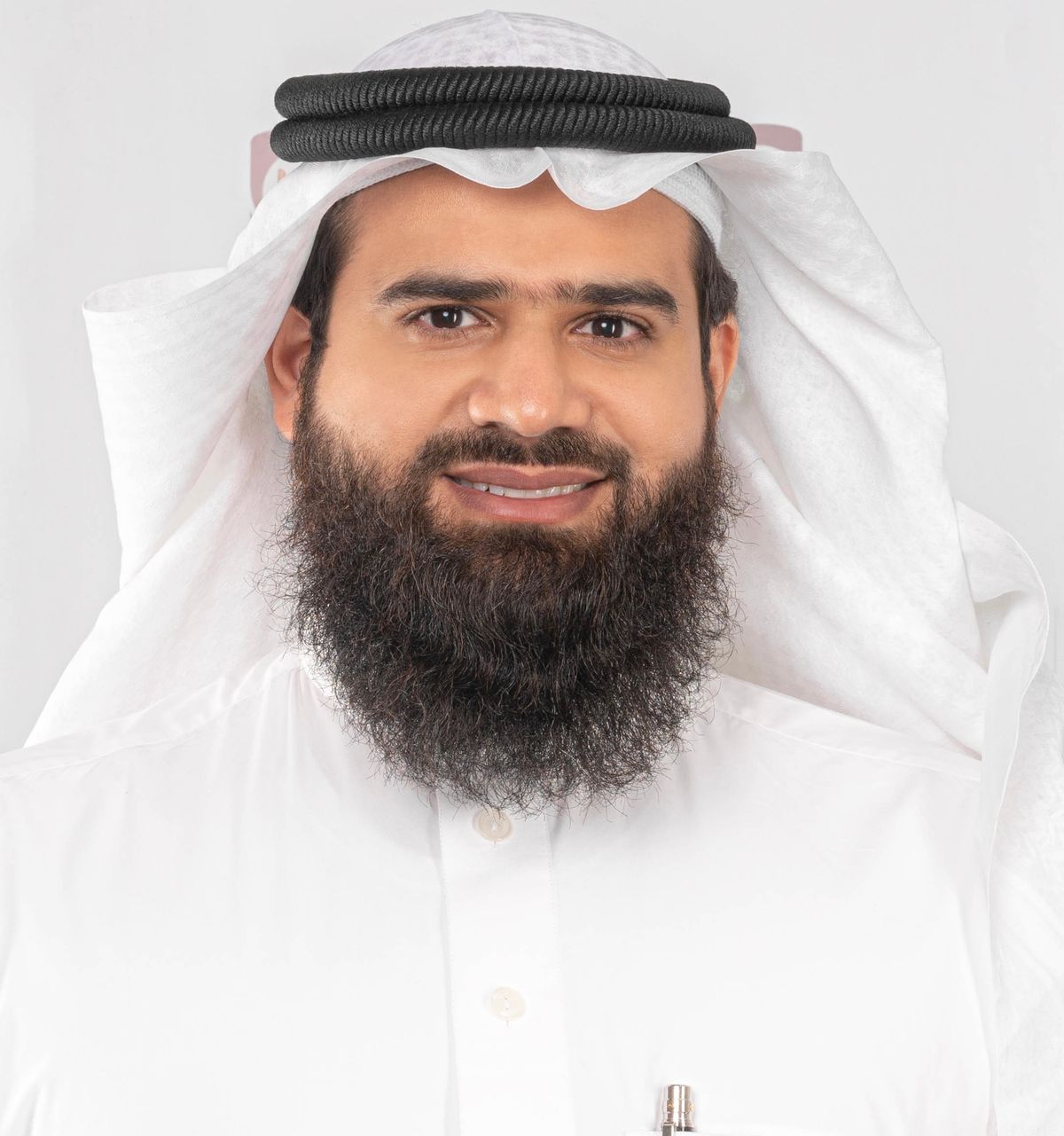 د. جمال أحمد شيخ عمر، طبيب أطفال، في جدة