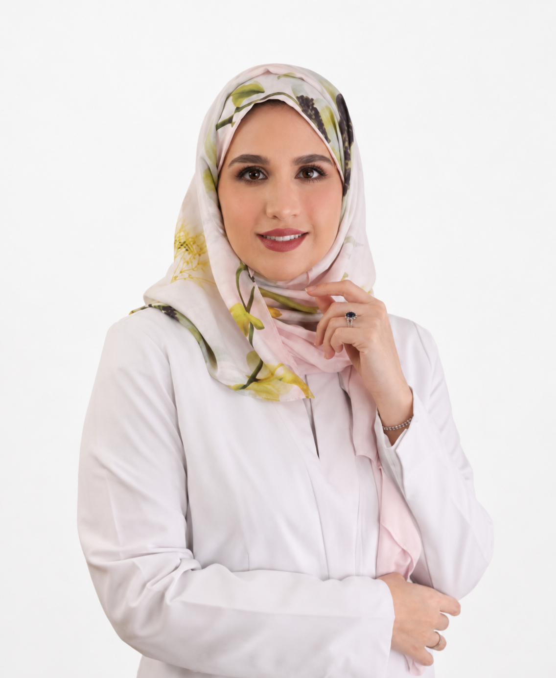 د. هاله مصطفى العيتاني، جراح عام، في جدة، مكة المكرمة