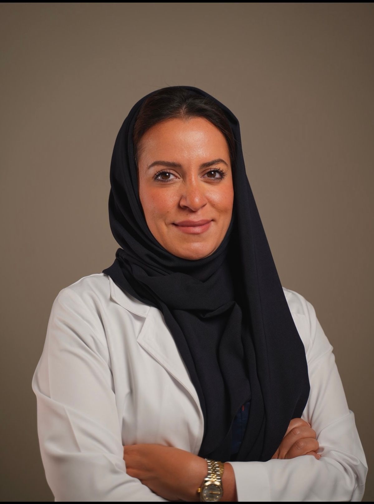 د. روان سقا، طبيب أسنان، في جدة