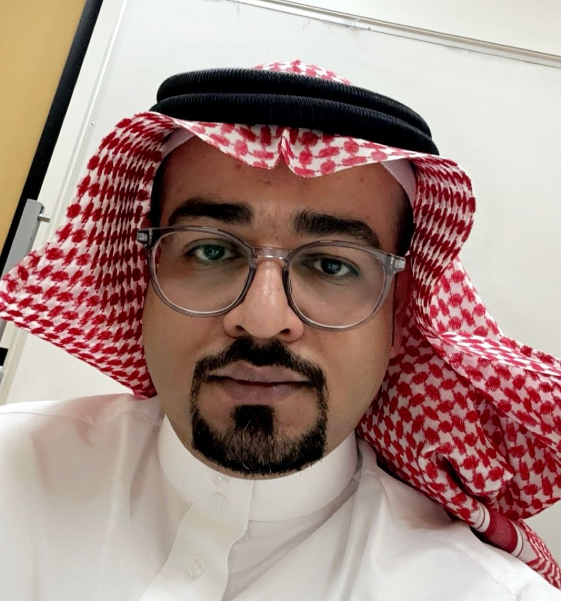 د. هيثم عبدالعزيز مليباري، طبيب باطنة، في مكة المكرمة